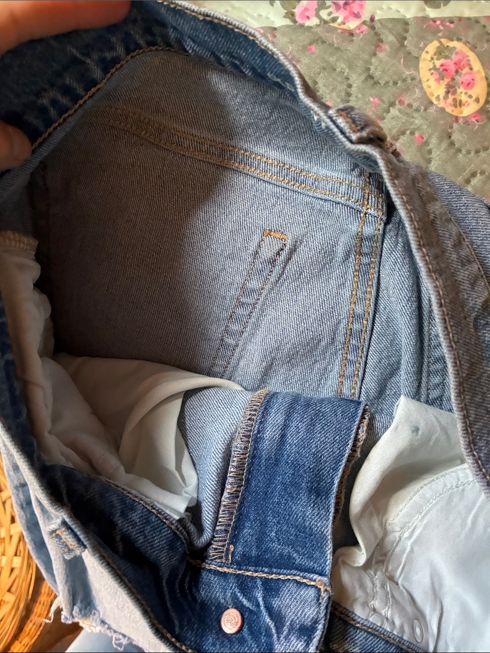 Old Navy Mid Rise Boyfriend Loose Fit Jeans - Size 4 - Picture 5 of 5